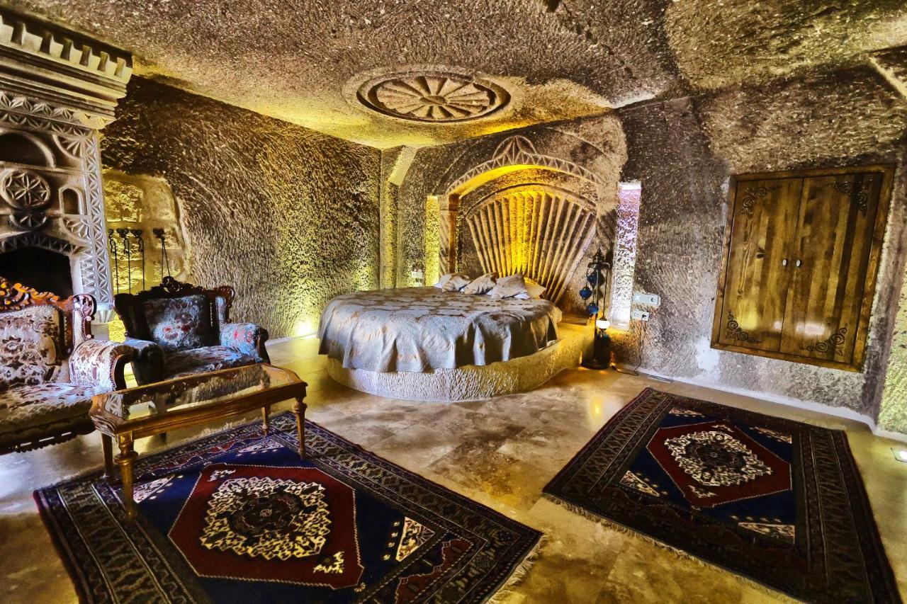 Cappadocia Empire Cave Hotel Goreme Bagian luar foto