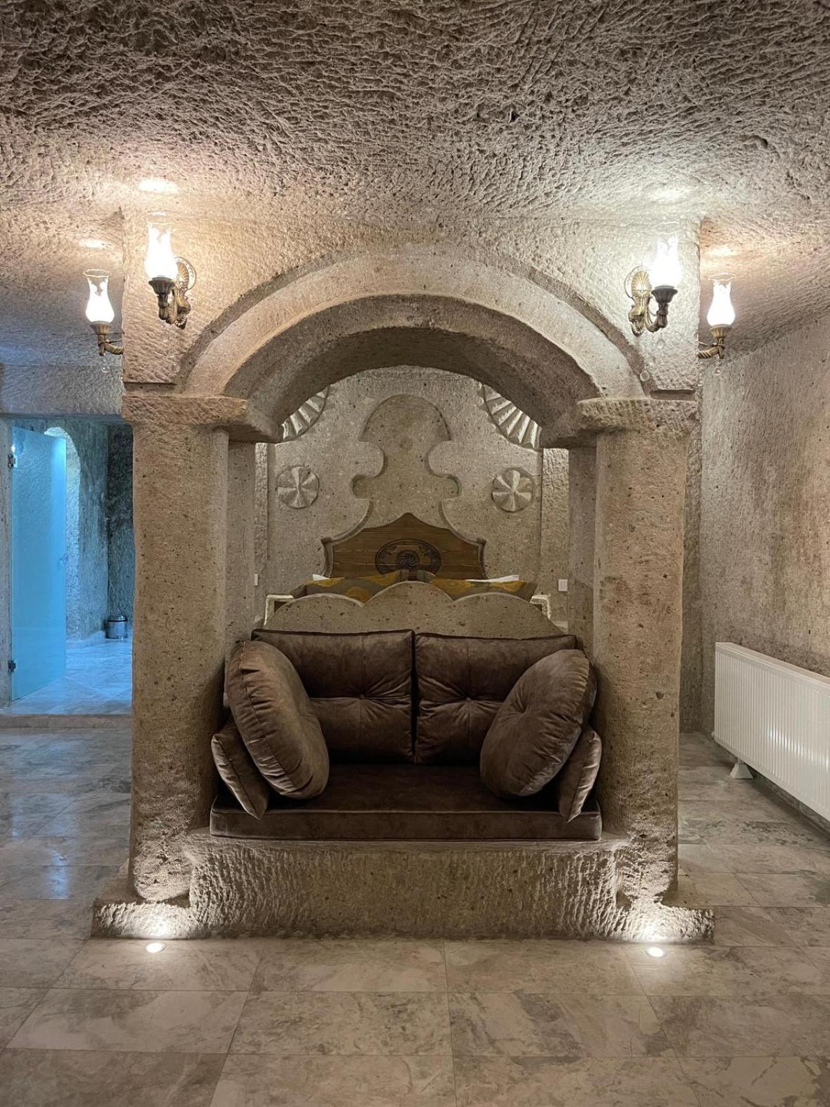 Cappadocia Empire Cave Hotel Goreme Bagian luar foto