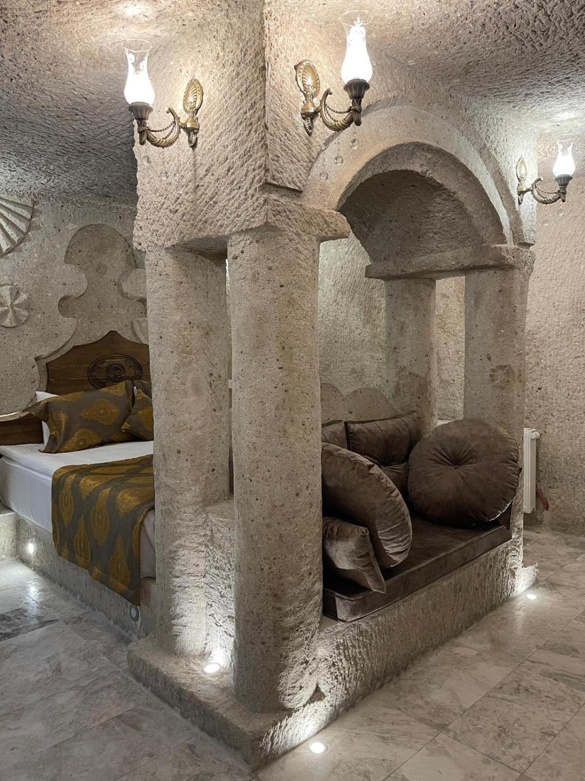 Cappadocia Empire Cave Hotel Goreme Bagian luar foto