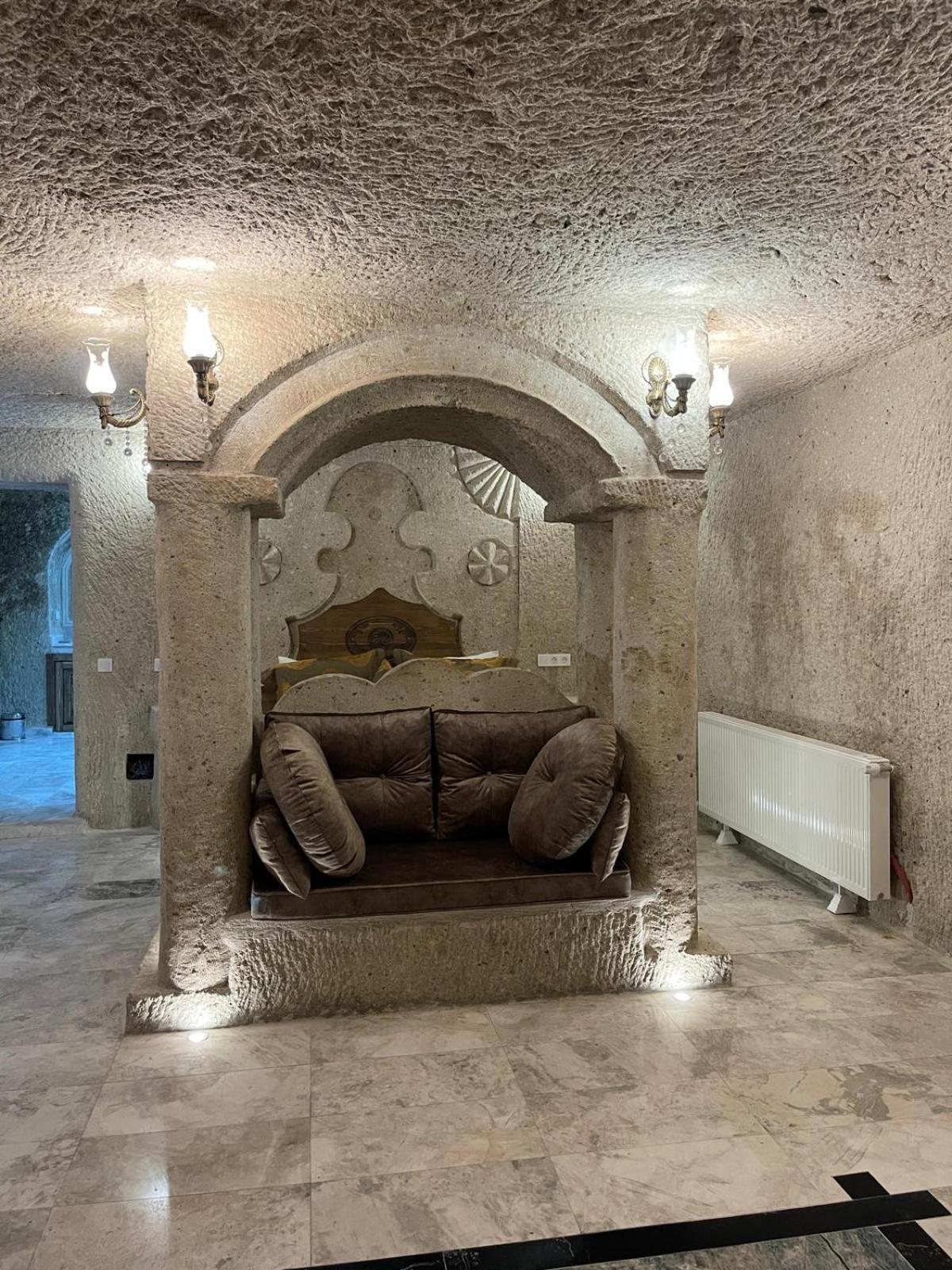 Cappadocia Empire Cave Hotel Goreme Bagian luar foto