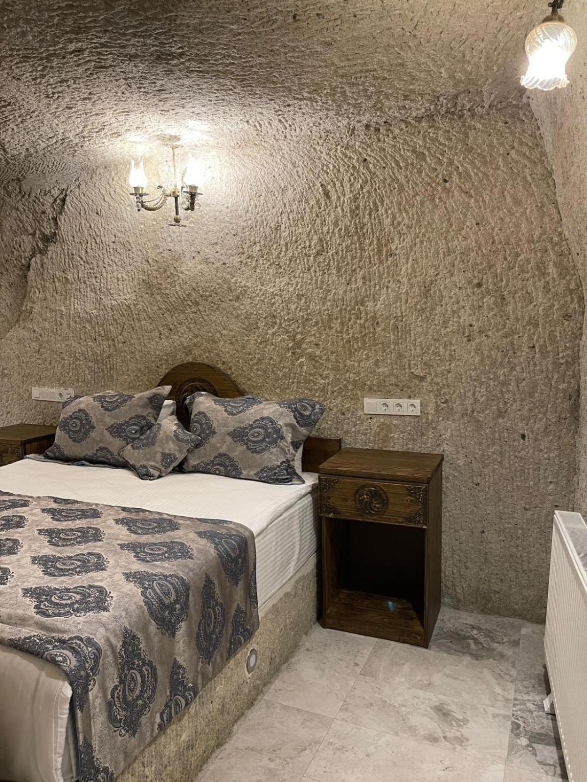 Cappadocia Empire Cave Hotel Goreme Bagian luar foto