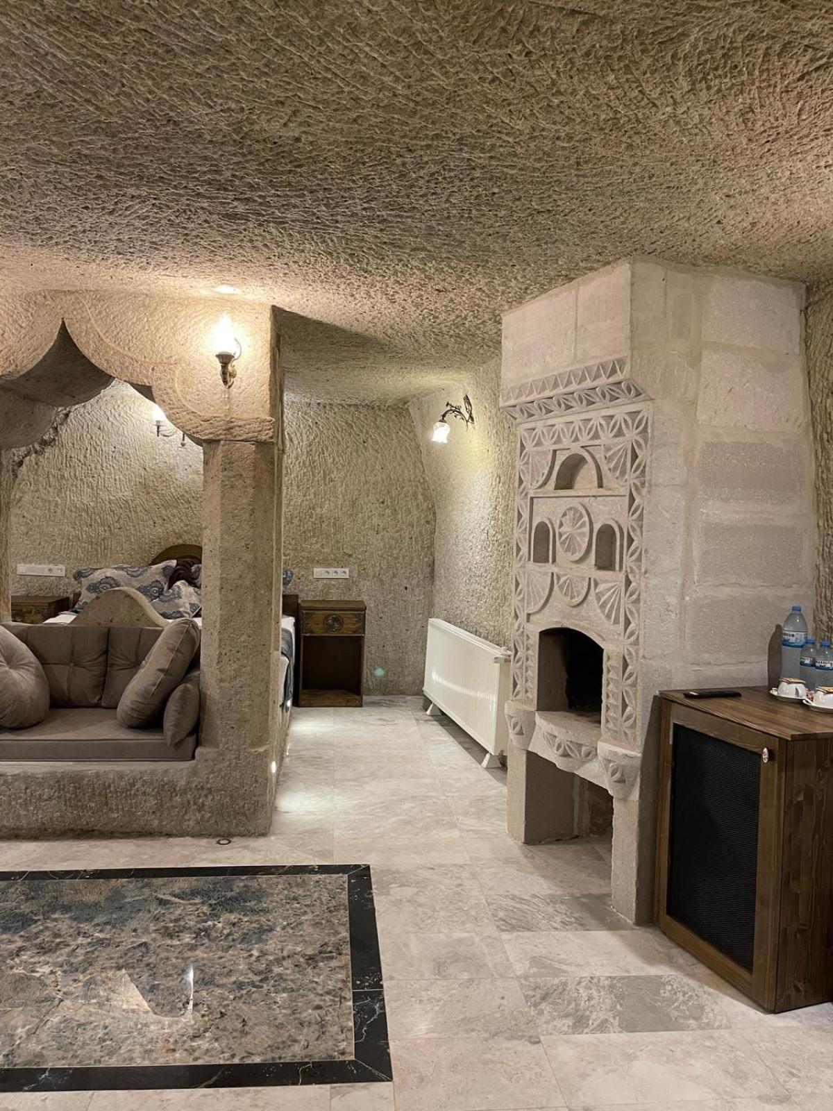 Cappadocia Empire Cave Hotel Goreme Bagian luar foto