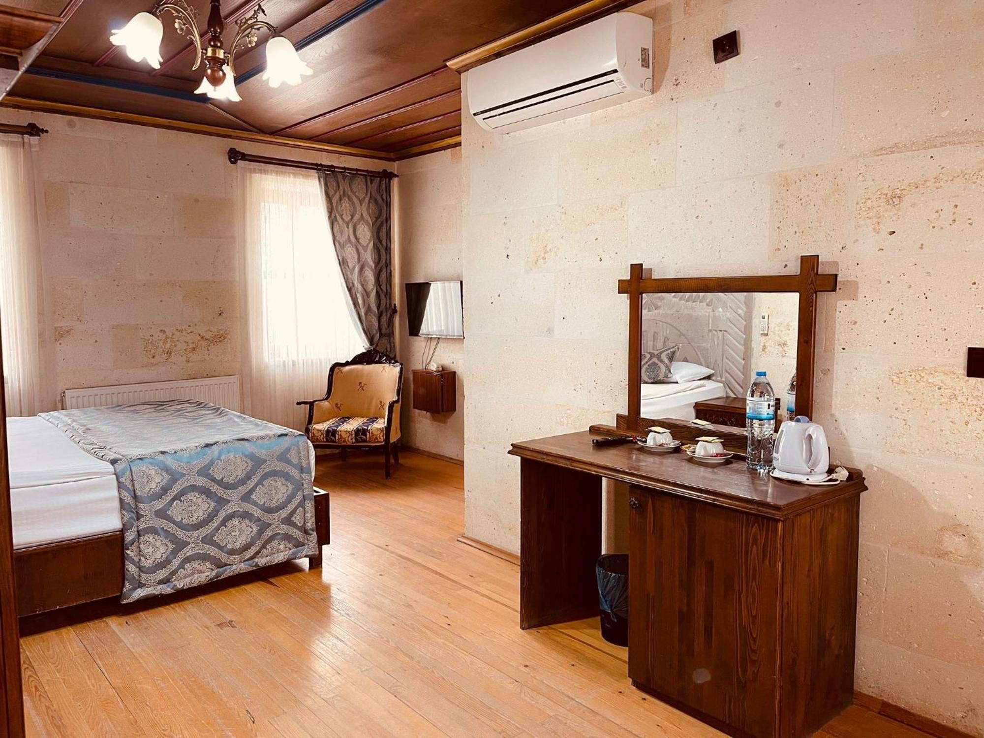 Cappadocia Empire Cave Hotel Goreme Bagian luar foto