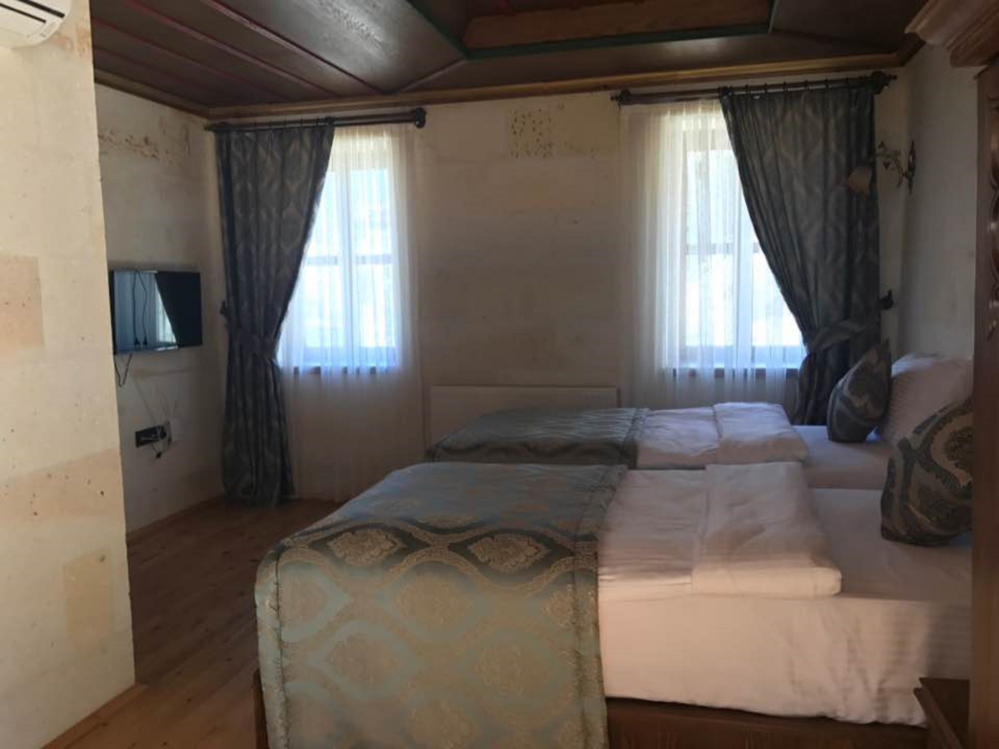 Cappadocia Empire Cave Hotel Goreme Bagian luar foto